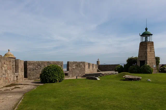 Het Castillo de San Antón aan de baai van A Coruña, een sterrenformig zeefort uit de zestiende eeuw