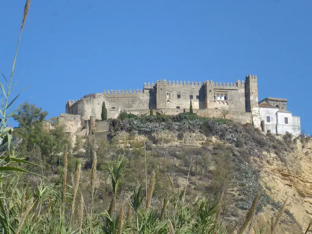 Het Castillo de los Duques aan de Plaza del Cabildo in Arcos de la Frontera