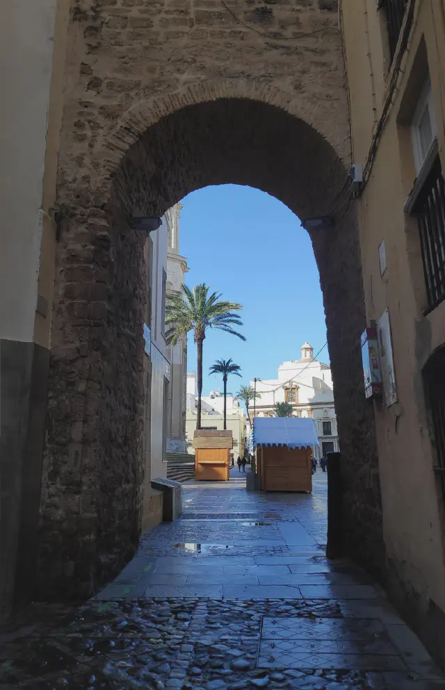 Arco de la Rosa in el Populo in Cadiz Arco de la Rosa in el Populo in Cadiz