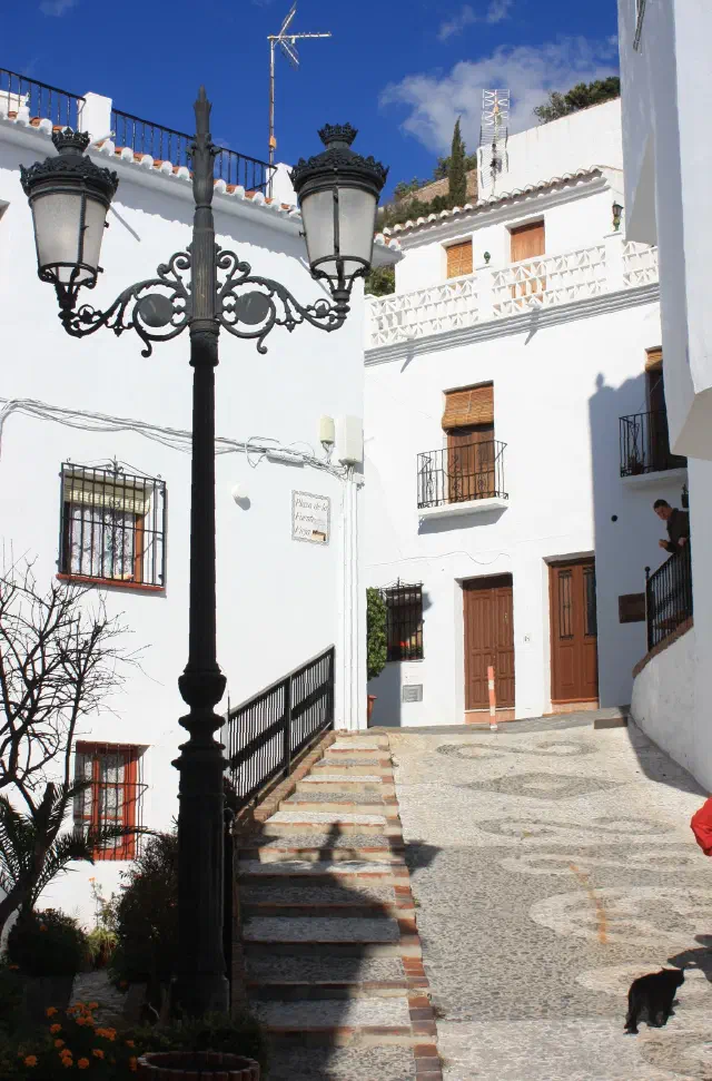 Straatje in het morisco-kwartier van Frigiliana Straatje in het morisco-kwartier van Frigiliana