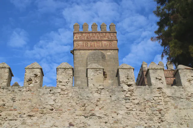 Het Moorse Castillo Sohail op een heuvel in Fuengirola aan de Costa del Sol Het Moorse Castillo Sohail op een heuvel in Fuengirola aan de Costa del Sol
