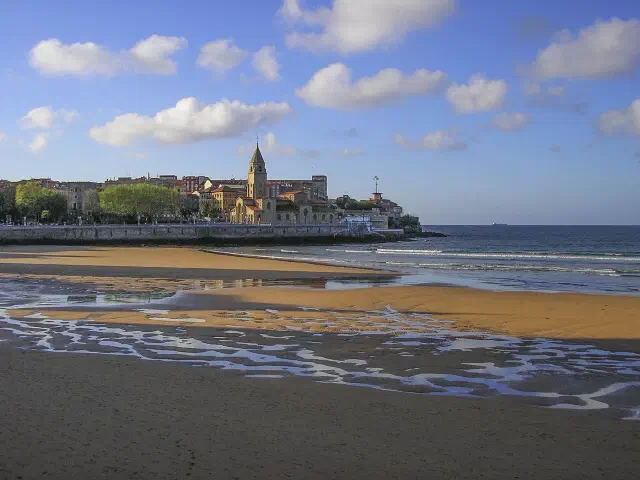 Header afbeelding van Gijón in Spanje Header afbeelding van Gijón in Spanje