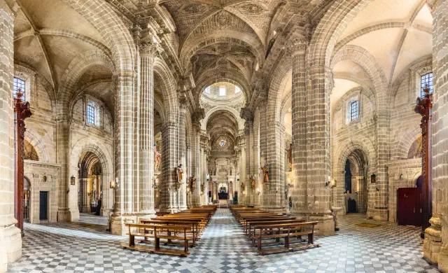 De binnenkant van de kathedraal in Jerez