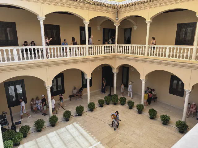 De binnenplaats van het Picasso Museum in Malaga De binnenplaats van het Picasso Museum in Malaga