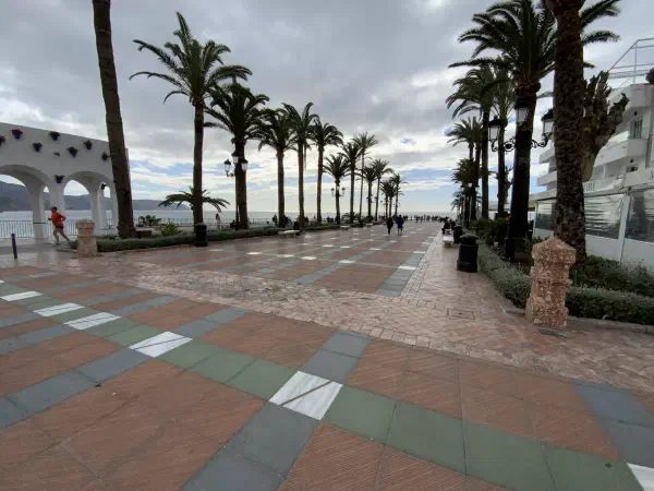 Nerja - Ontdek de Top 10 Bezienswaardigheden aan de Costa del Sol