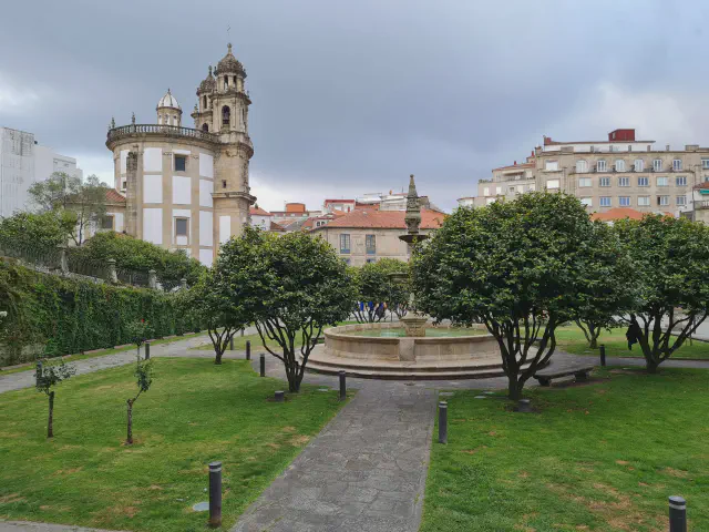 De Plaza del Obradoiro met de kathedraal op de achtergrond in Santiago