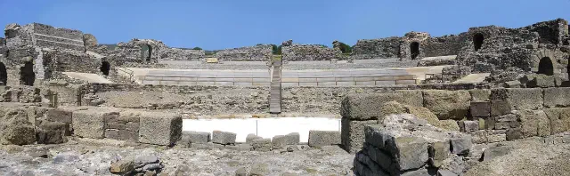 De Romeinse ruïnes van Baelo Claudia aan het strand van Bolonia bij Tarifa