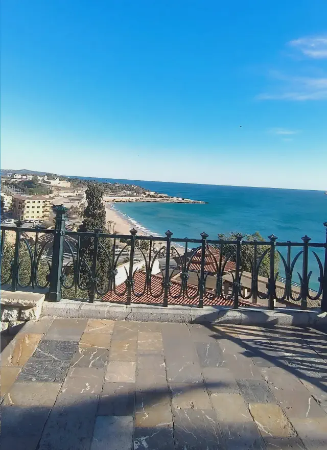 Uitzicht vanaf Balco del Mediterraneo in Tarragona Uitzicht vanaf Balco del Mediterraneo in Tarragona