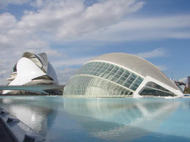 Foto van L'Hemisfèric in Valencia